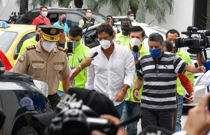 Prefecto del Guayas, es detenido por presunto tráfico de influencias
