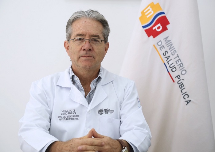 Exministro de Salud, Juan Carlos Zevallos, salió del país este sábado en la madrugada