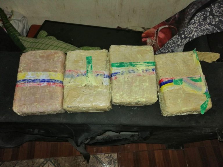 Dos detenidos y un total de 10.000 dosis de marihuana incautadas en Quevedo