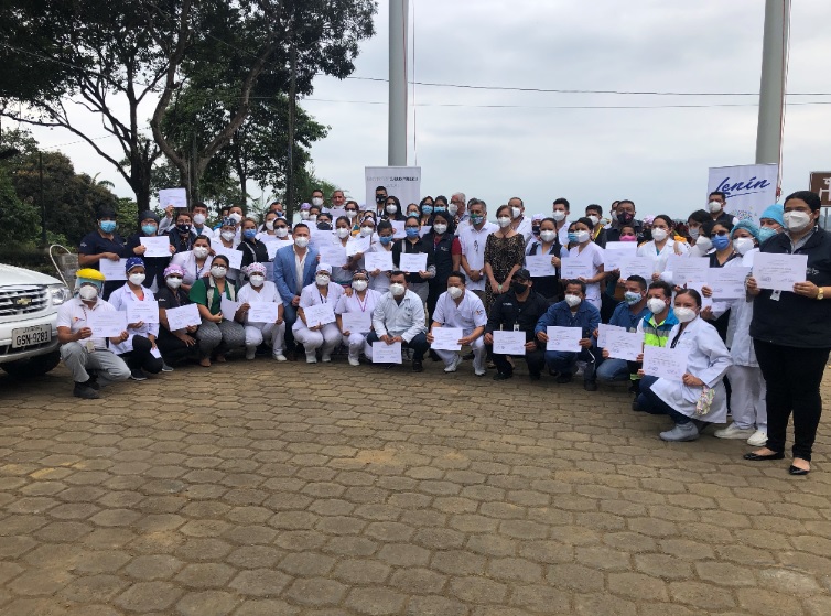 Personal de salud de Quevedo recibe reconocimiento por su labor destacada frente al Covid-19