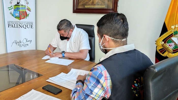 GAD de Palenque y MIES firman convenio para garantizar atención a adultos mayores