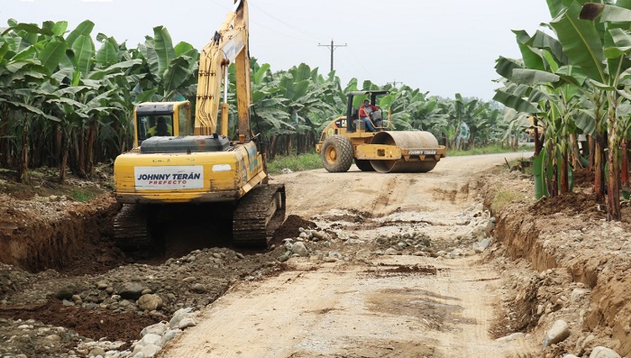 Continúan las obras municipales en zonas rurales de Valencia