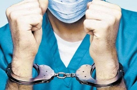 Sentencia condenatoria contra falso médico en Guayaquil