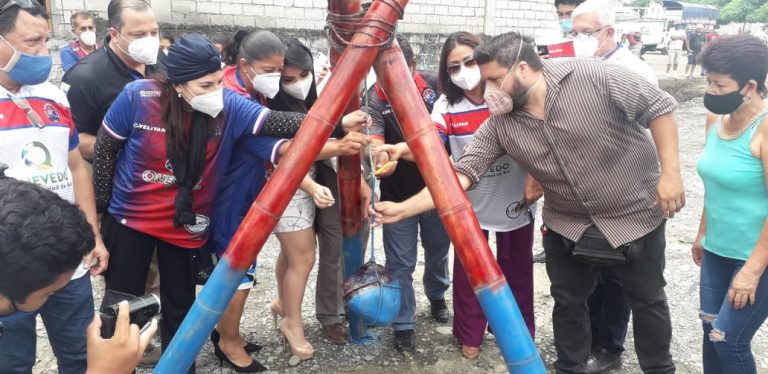 Se colocó la primera piedra de la sede del Club Deportivo Quevedo