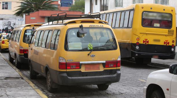 Transportistas escolares analizan plantones por la crisis del sector