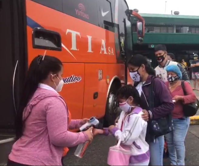 Mucha presencia de viajeros en la Terminal Terrestre de Quevedo