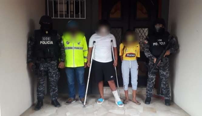 Una pareja de jóvenes es detenida en Quevedo por presunto microtráfico
