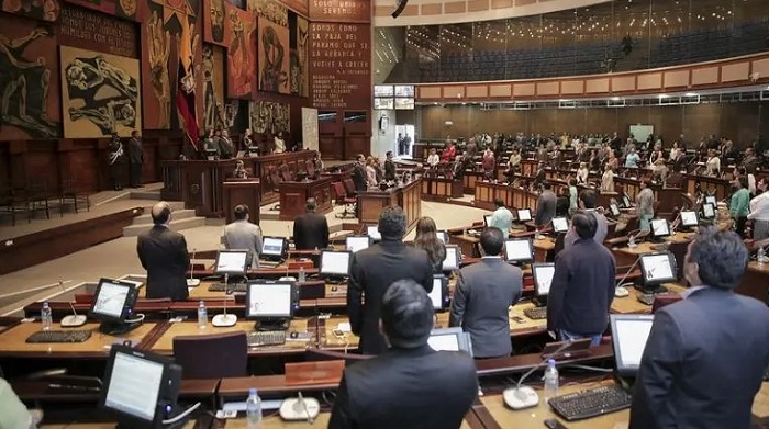 Aproximadamente 60 asambleístas de Ecuador enfrentan procesos judiciales
