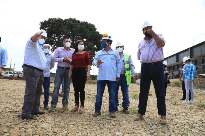 Autoridades de la alcaldía de Babahoyo realizan recorrido en importante obra en la capital fluminense