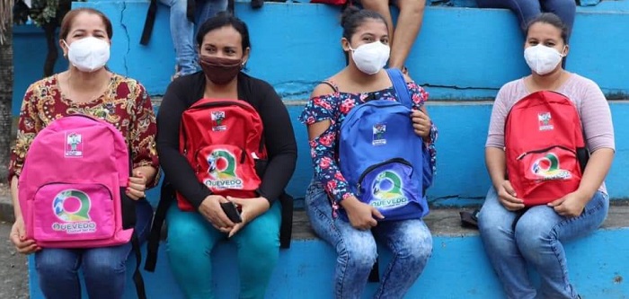 En Quevedo, mochilas con kits escolares municipales son entregados en la Escuela José Isaac Montes