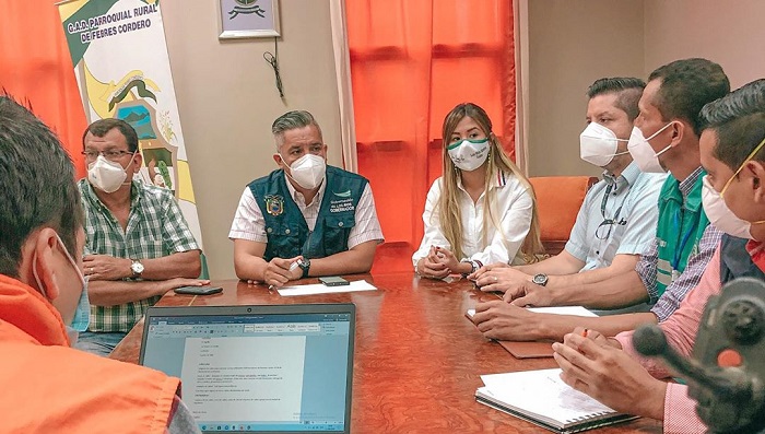 Viceprefecta de Los Ríos y COE provincial coordinan acciones ante caída de ceniza del volcán Sangay