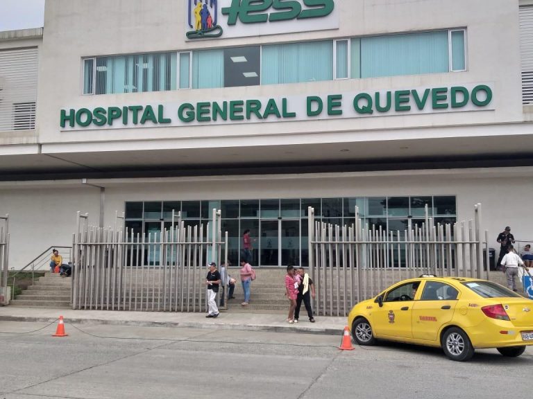 Cada 24 horas, 20 personas llegan al Hospital del IESS Quevedo con problemas respiratorios; dos se quedan internados