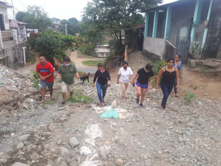 Quevedo: habitantes del sector Baldramina Alta piden que se asfalten sus callejones