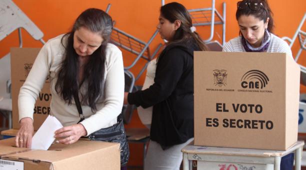 Un hombre fue detenido por portar boletas electorales en blanco