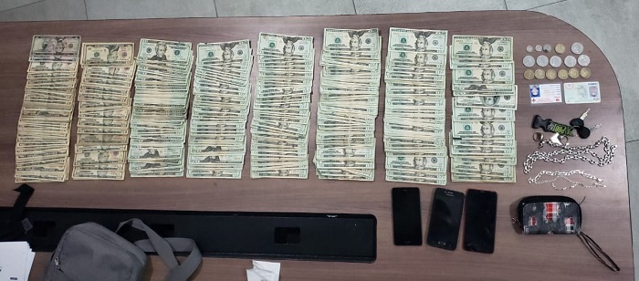 En Quevedo, dos personas detenidas por presunto robo de $10.000