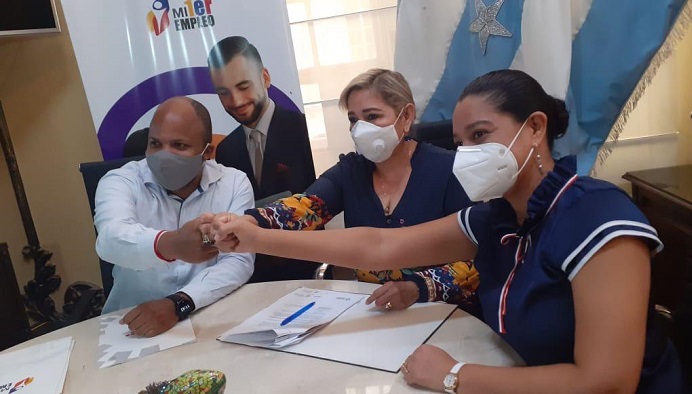 Alcaldía de Guayaquil firma convenio con el Ministerio del Trabajo por el proyecto “Mi Primer Empleo”