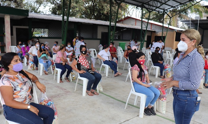 Niños de los CDI de Quevedo reciben kits alimenticios mediante convenio entre Municipio y el MIES