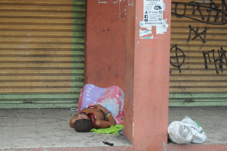 Los mendigos aumentan en Quevedo; Municipio firmó convenio con el MIES