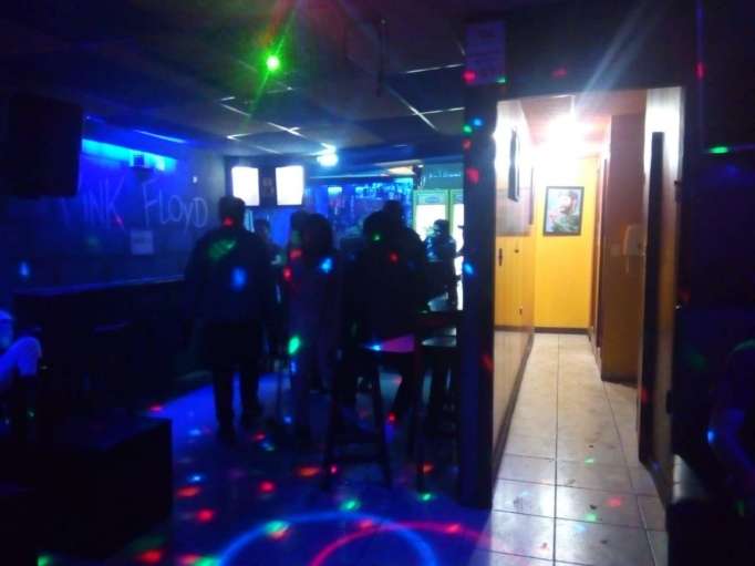 Buena Fe da luz verde para abrir night clubs, bares y discotecas; Salinas no autoriza la medida