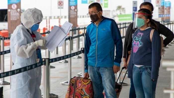 1.300 viajeros que ingresaron a Ecuador no presentaron la prueba de descarte covid-19
