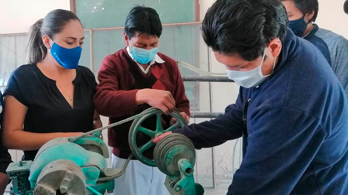 Donación de maquinaria contribuye a la formación del Bachillerato Técnico Mecanizado en Ambato