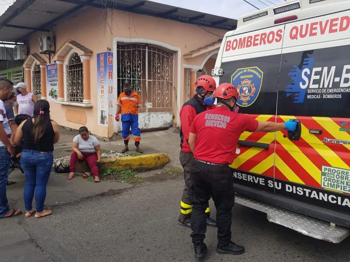 Los bomberos en la ciudad ayudaron en el traslado de los pacientes con Covid-19 a los distintos centros de salud.