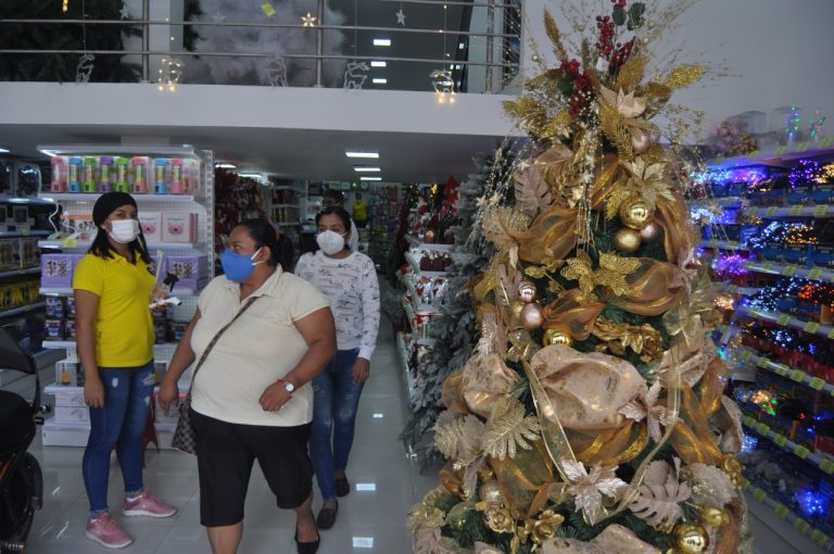Empieza el comercio navideño en Quevedo; los locales esperan incrementar las ventas en estas festividades