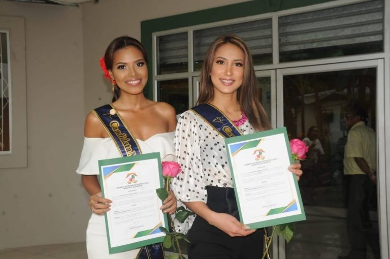 La Miss Ecuador Leyla Espinoza  en su natal Quevedo