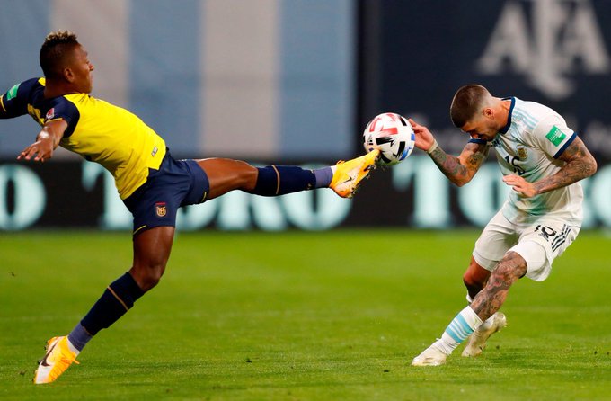 Argentina ganó 1-0 Ecuador, ante una tricolor ordenada  con el debut de Alfaro