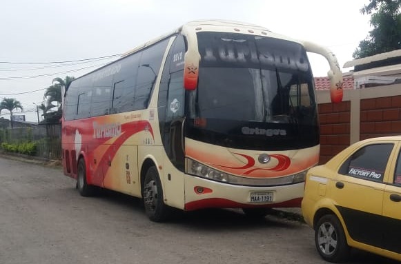 En Quevedo, decomisan droga en un bus de transporte turístico