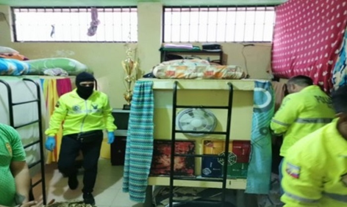 Decomisan objetos prohibidos en el Centro de Rehabilitación Social de Quevedo
