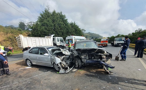 Cinco personas resultaron heridas en un accidente de tránsito en la vía Alóag – Santo Domingo