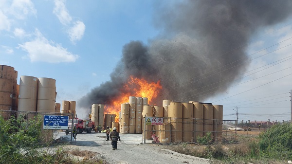 Nuevo conato de incendio en fábrica de cartón en Durán