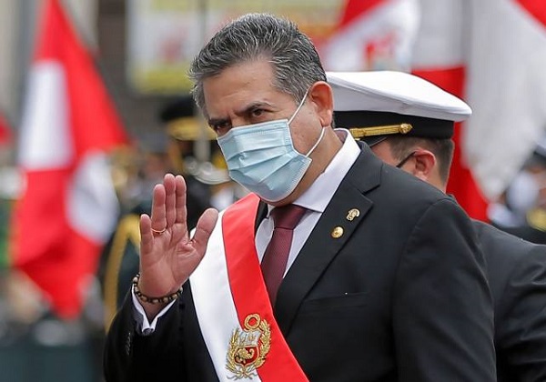 Manuel Merino ya es oficialmente presidente de Perú