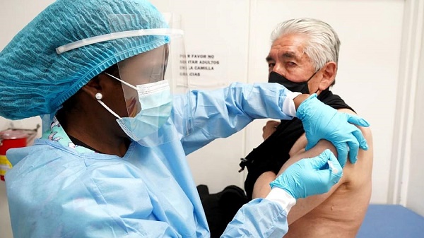 Ecuador: Desde este 15 de marzo se habilita el registro de adultos mayores para la Fase 1 de vacunación