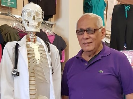 Reconocido doctor babahoyense Víctor Escudero es hospitalizado por COVID-19