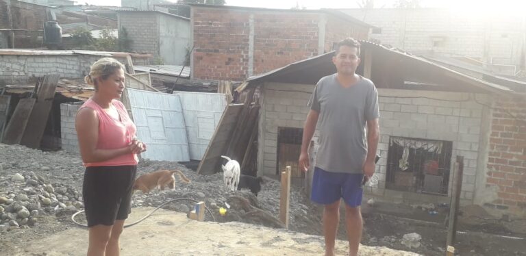 Familias damnificadas por el incendio en Quevedo requieren ayuda