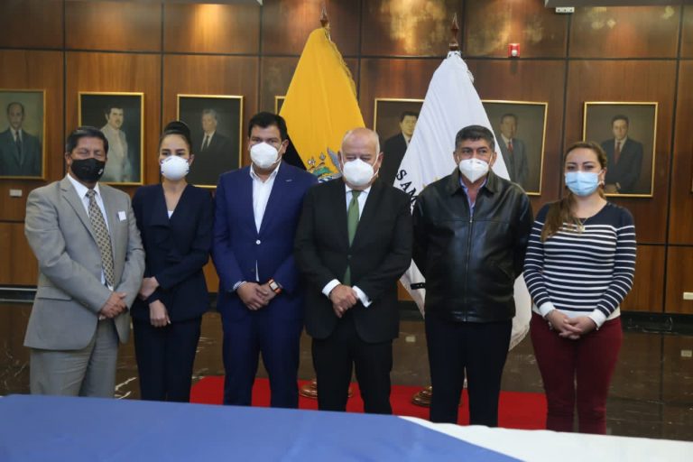 Alcaldes del Ecuador revisarán los ofrecimientos del Gobierno Central