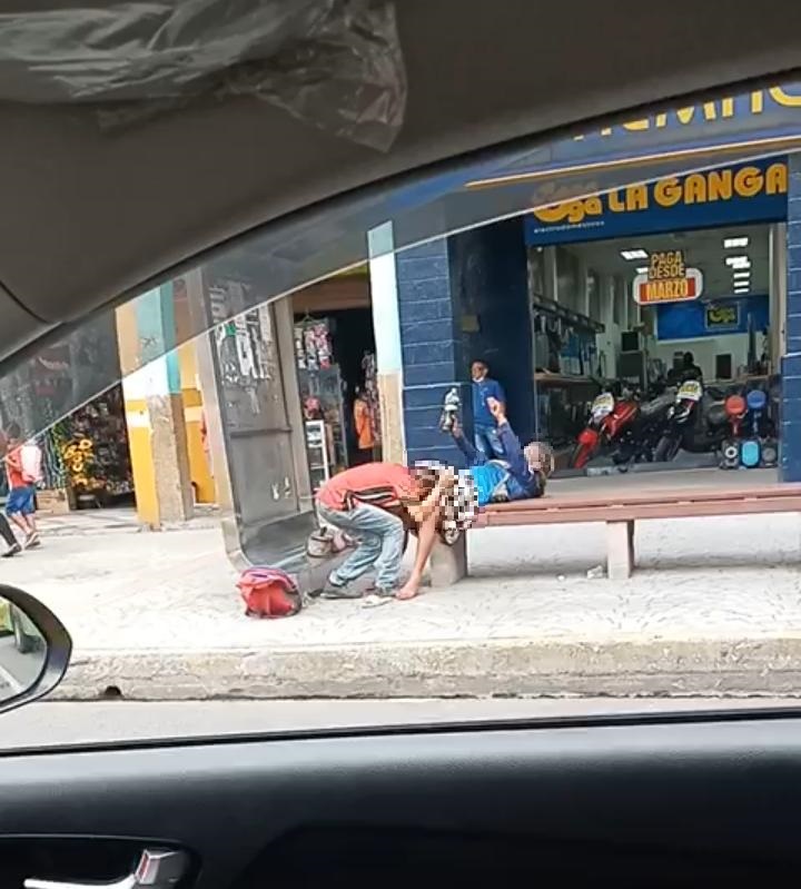 Pareja de ancianos practicaban ‘actos indebidos’ en pleno centro de Quevedo