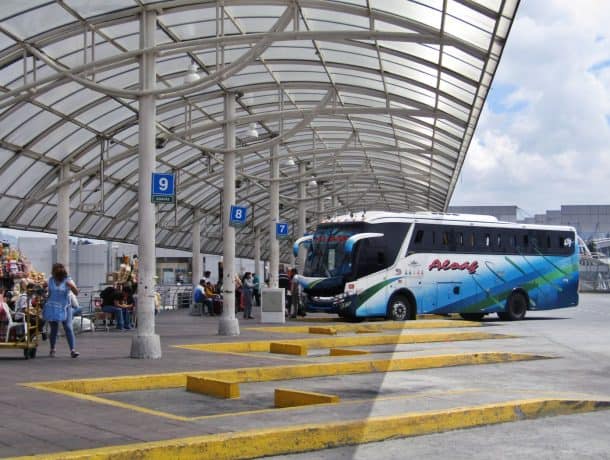 Terminales de Quito solo trabajarán hasta las 21:00 durante el estado de excepción