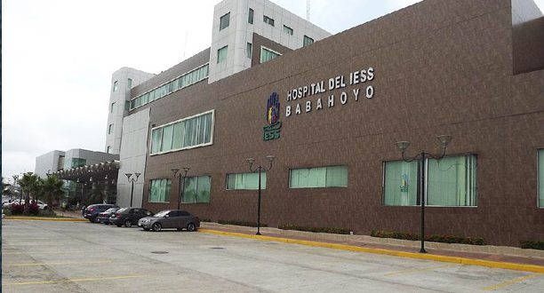 IESS Babahoyo desvinculó a 36 médicos que estaban en primera línea de combate