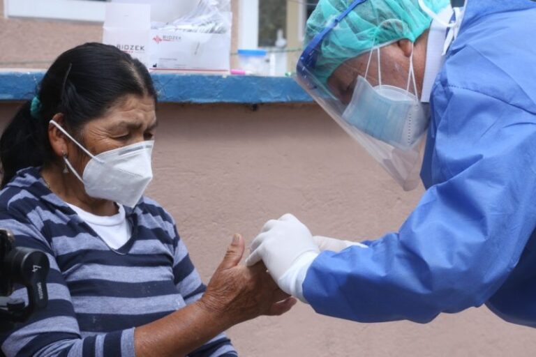 Curva de contagios por covid-19 en Los Ríos sigue en aumento