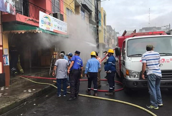 Babahoyo: Incendio en local comercial deja miles de dólares en pérdidas