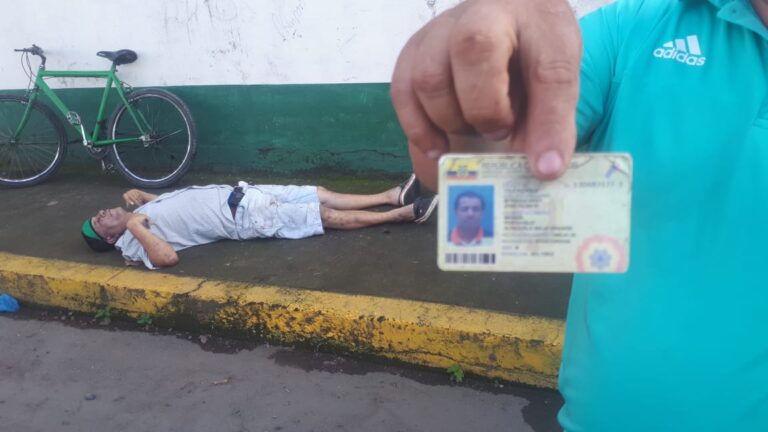 Hombre muere repentinamente cuando iba en su bicicleta en Quevedo