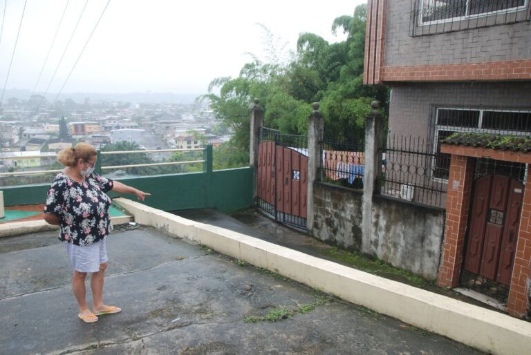 Quevedo: Temen por posible deslave y caída de casa en el sector Bellavista