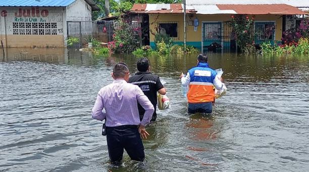 Babahoyo y Urdaneta sufren estragos de intensas lluvias de Los Ríos