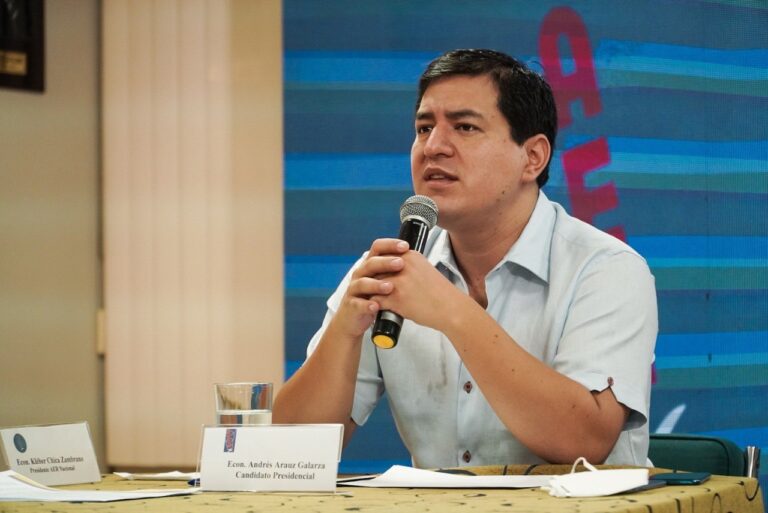 El candidato correísta Andrés Arauz dice que traerá dineros del extranjero para cumplir su propuesta ¡Mil de Una!