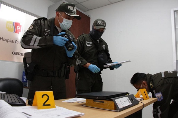 Fiscalía encuentra ‘listas reservadas’ de vacunados contra el covid-19 en Quito