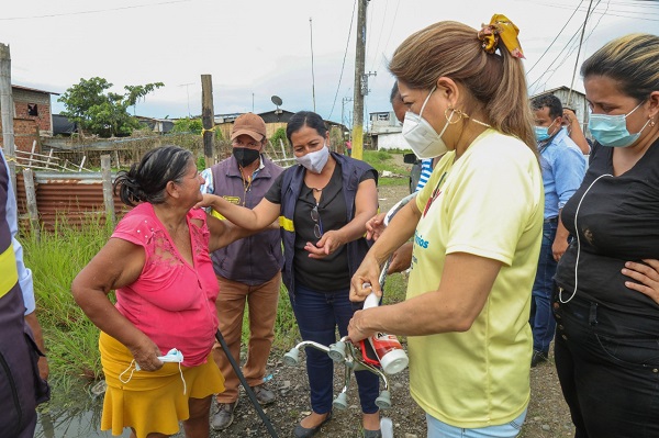 Babahoyo: Ayuda humanitaria llega al hogar de Dora Borja en la la ciudadela Paraíso Sur