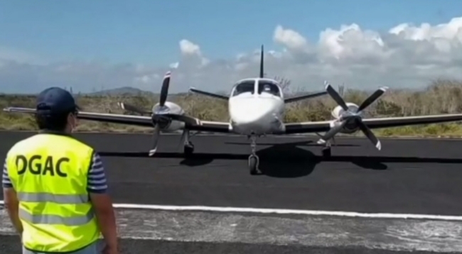 Fiscalía investiga desaparición de avioneta abandonada en Galápagos